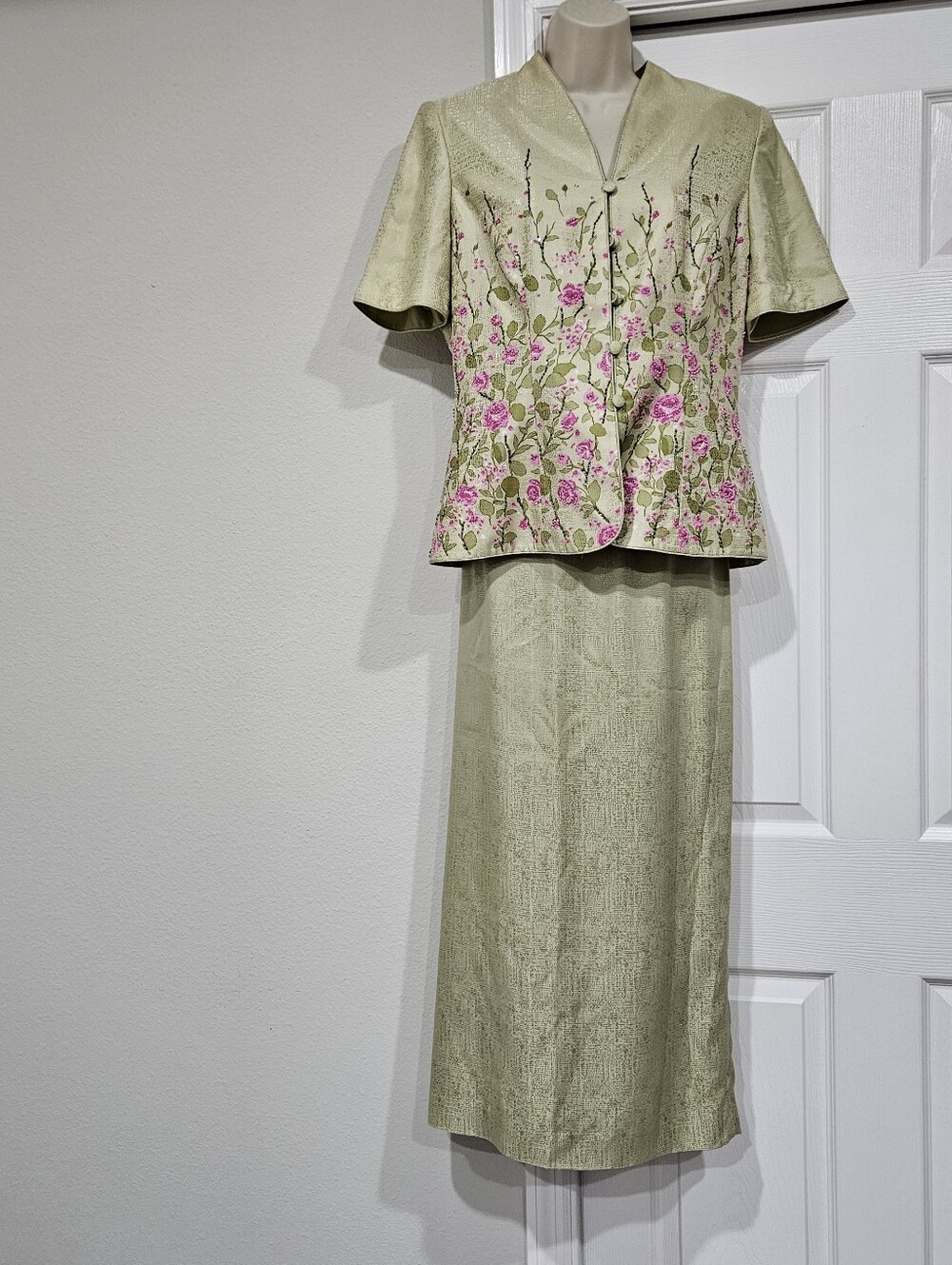 Light Green Floral Embroidered Two-Piece Dress Set